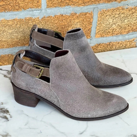 Kaanas Booties Taupe Leather Buckle 39/8.5 - Picture 1 of 14